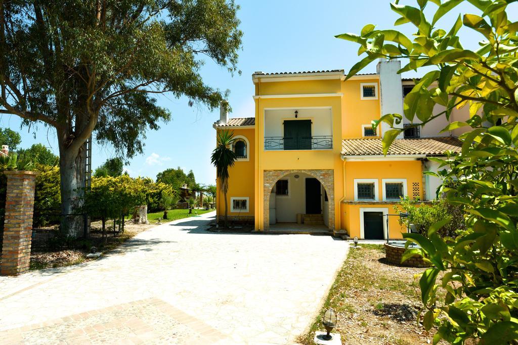 Antonia Beachfront Villa Lefkimmi  Esterno foto