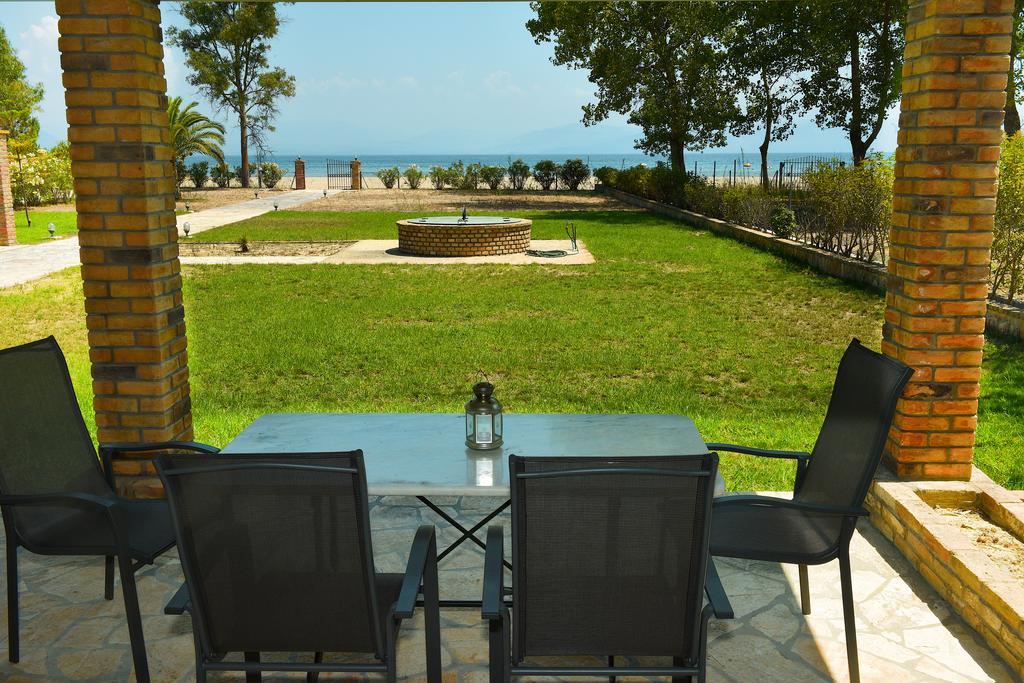 Antonia Beachfront Villa Lefkimmi  Esterno foto