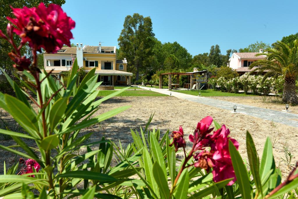 Antonia Beachfront Villa Lefkimmi  Esterno foto