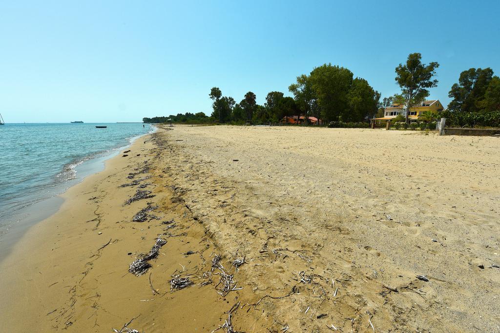 Antonia Beachfront Villa Lefkimmi  Esterno foto