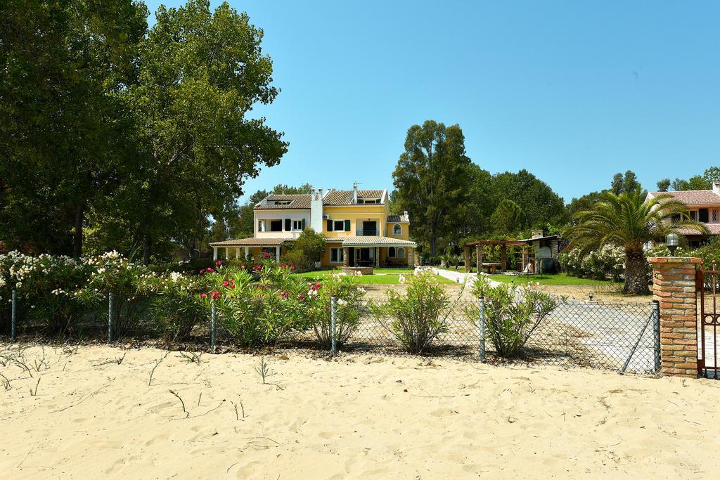 Antonia Beachfront Villa Lefkimmi  Esterno foto